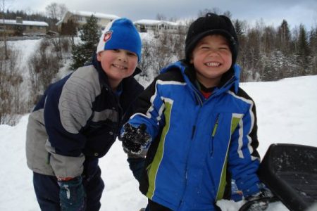 Family of injured Castlegar boy to hold fundraising auction