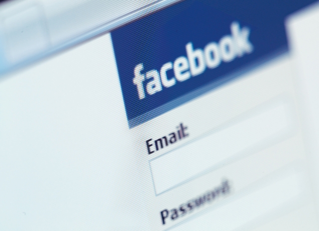 Facebook users' personal information 'leaked' by errant applications