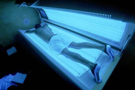 New Poll Results Released: Canadian Cancer Society calls on BC government to protect youth by restricting indoor tanning for those under 18
