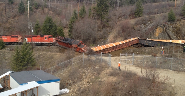 Trains moving again on CP Rail line betwen Nelson and Castlegar after crews clear derailment near Fortis BC Corra Linn power plant