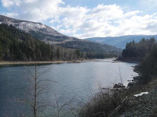 B.C. Hydro begins process of dredging Grohman Narrows by surveying river bottom