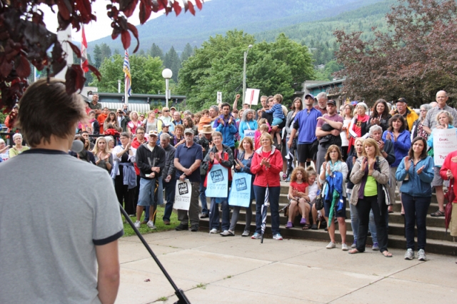 Crowd gathers to support Nelson Teachers during 'In Support of Public Education' rally