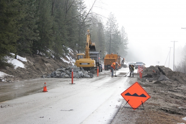 Crews continue to work on mudslide on Highway 6 north of Crescent Valley