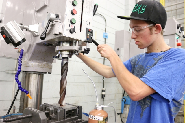 Province Provides Selkirk College Funding for New Trades Training Equipment