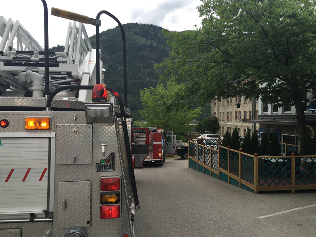Fire Rescue Services respond to smoke coming from Nelson Apartments