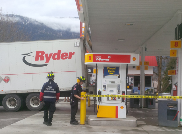 Commercial vehicle damages Shell gas station canopy