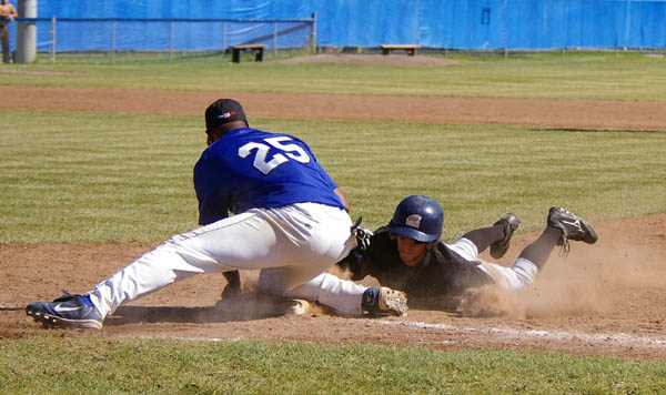 Seattle-Cheney edges Alaska to capture 2017 GFIB Crown