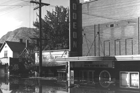 Exhibit opens today to relive historic flood of '48