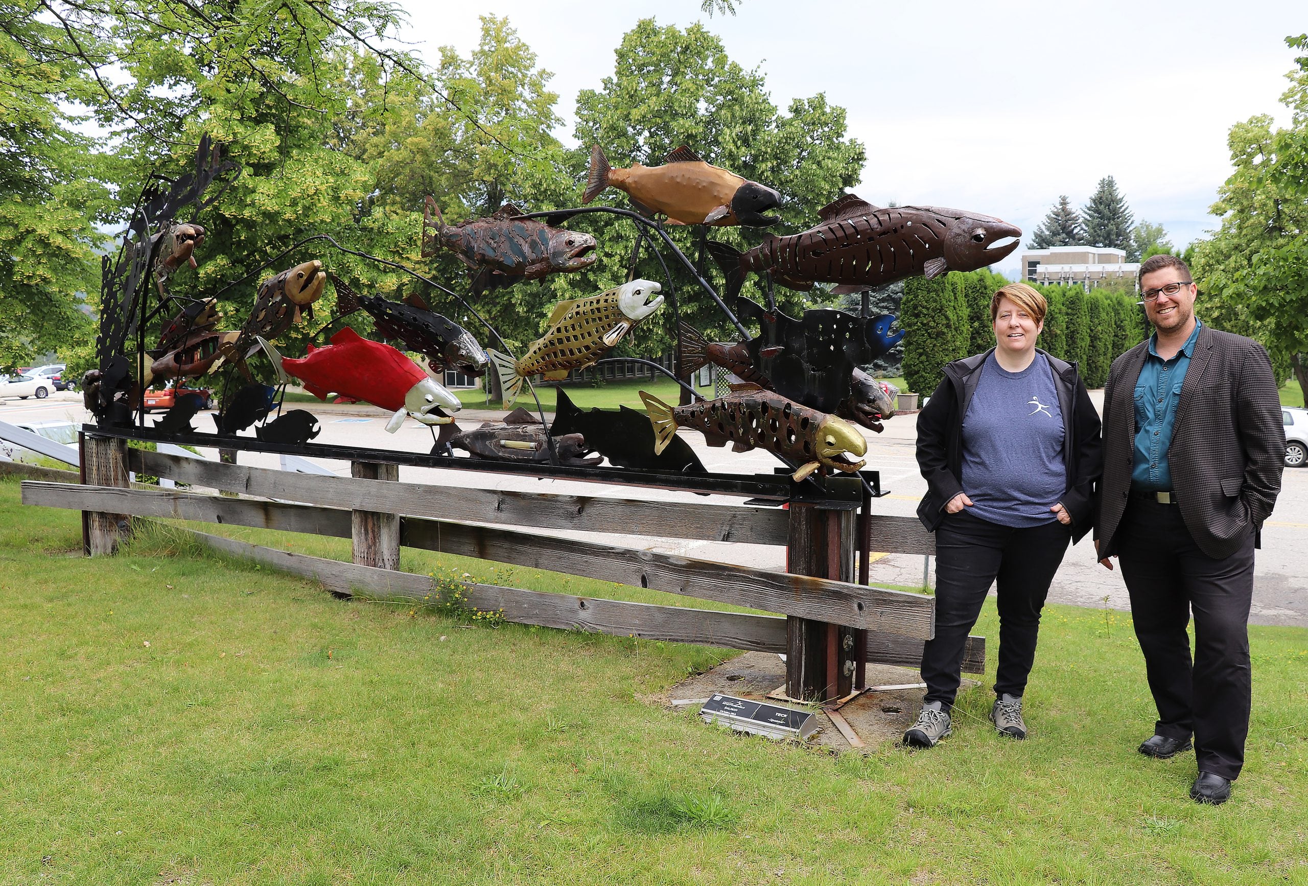 Castlegar Sculpturewalk Artist Donates Fitting Piece to Selkirk College