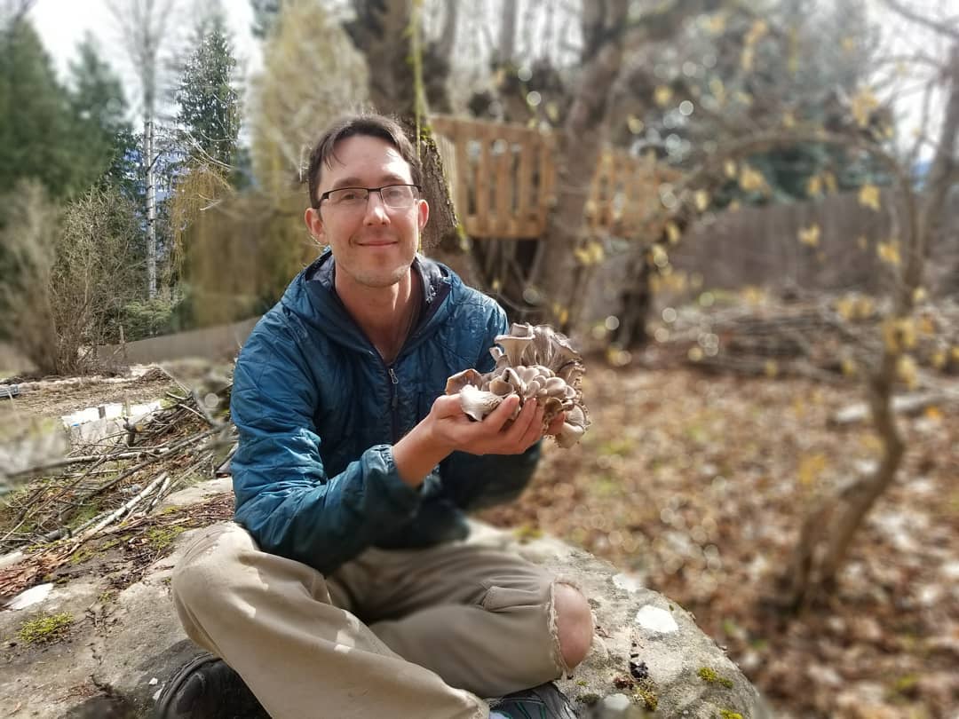 Kaslo’s Mushroom Man pitches pilot project to council