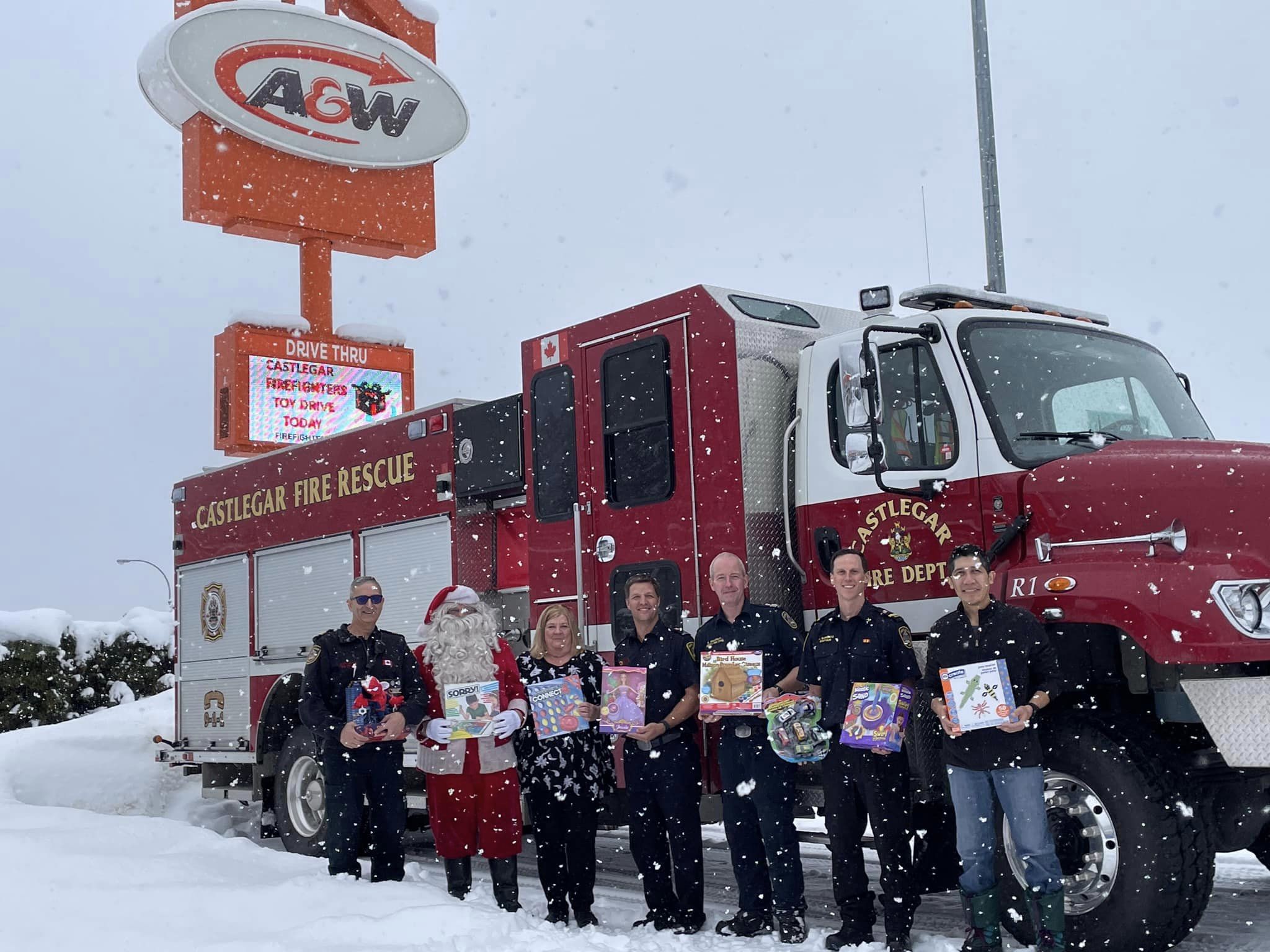 40th Annual Castlegar Firefighters Christmas Toy Drive a snowy success